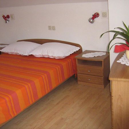 Apartments & Room Nina Korcula Town Exterior photo
