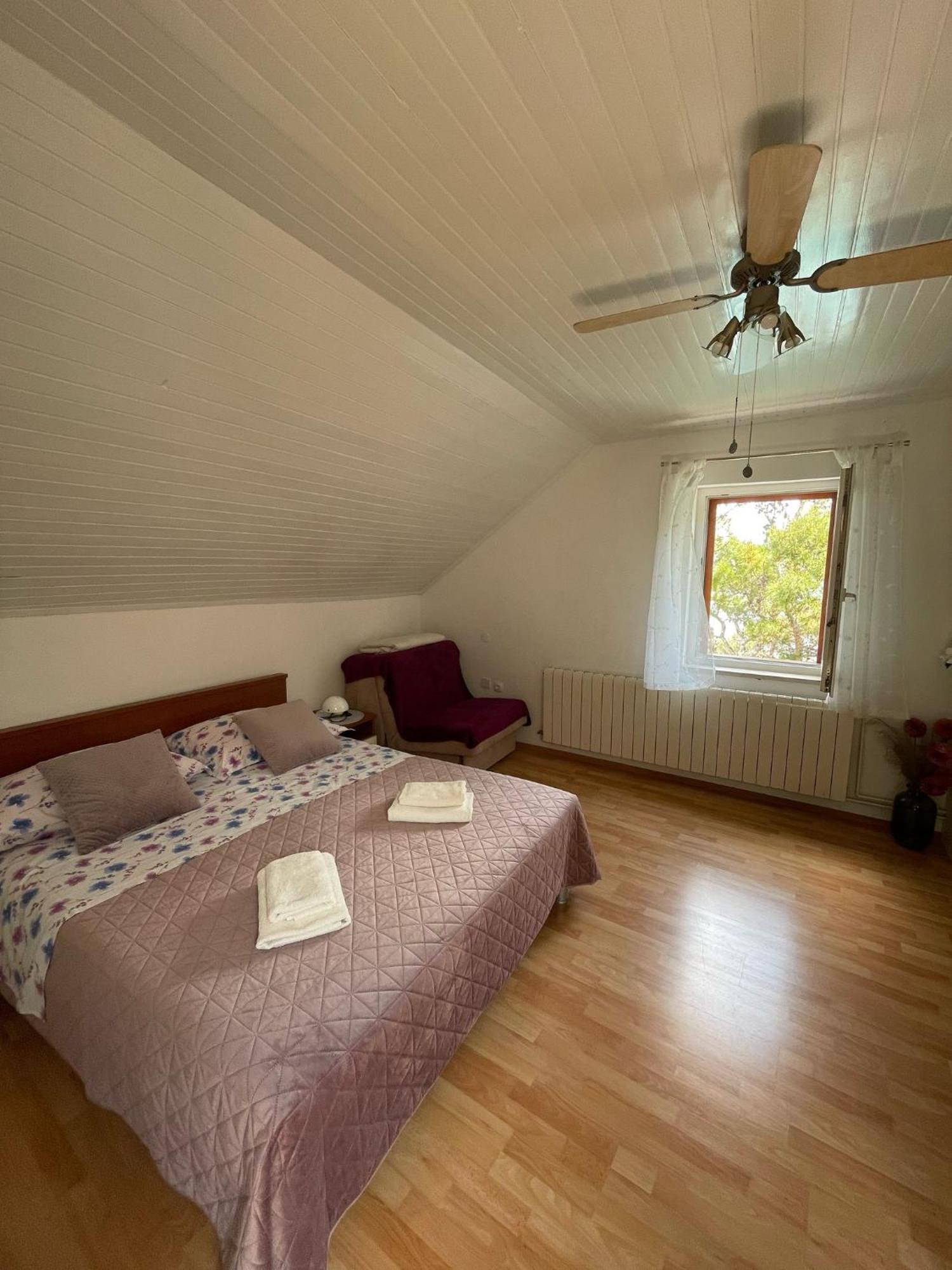 Apartments & Room Nina Korcula Town Exterior photo